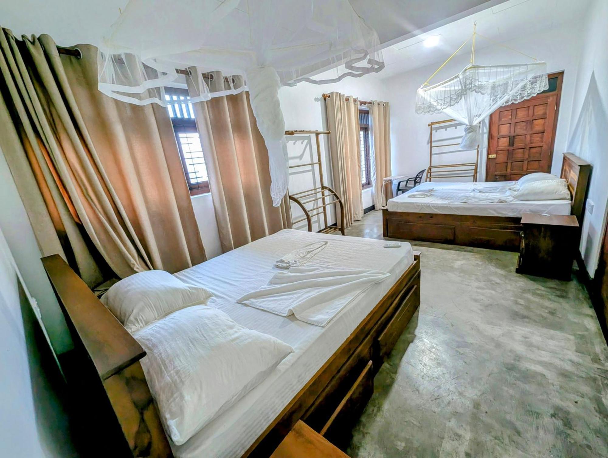 Costels Weligama Hostel Exterior foto